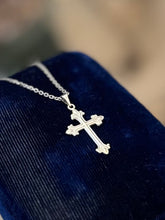Load image into Gallery viewer, Vintage 14k White Gold Ornate Cross Religious Pendant Necklace 18.4”