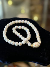 Load image into Gallery viewer, Vintage Midcentury 1950s 1960s Faceted Cut Glass White Aurora Borealis Beaded Necklace 15.5”