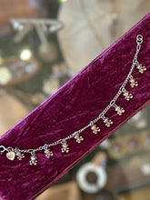 Load image into Gallery viewer, Vintage Sterling Silver Dainty Teddy Bear Charm Figaro Link Chain Bracelet 7”