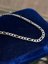Load image into Gallery viewer, Vintage Sterling Silver 925 Italy Figaro Link Chain Necklace Unisex 16”