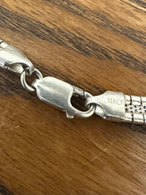 Load image into Gallery viewer, Vintage 1990s 925 ITALY Sterling Silver 6mm Omega Chain Necklace 18”