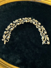 Load image into Gallery viewer, Vintage 1960s Signed LISNER Faux Pearl & Rhinestone Gold Tone Panel Link Bracelet Midcentury 7”