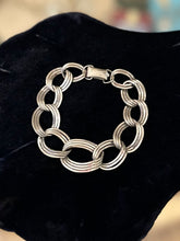 Load image into Gallery viewer, Vintage Signed BB Binder Bros. Sterling Silver Interlocking Twist Chain Link Bracelet 7” Unisex