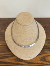 Load image into Gallery viewer, Vintage 1990s 925 ITALY Sterling Silver 6mm Omega Chain Necklace 18”