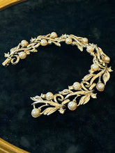 Load image into Gallery viewer, Vintage 1960s Signed LISNER Faux Pearl & Rhinestone Gold Tone Panel Link Bracelet Midcentury 7”