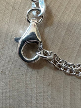 Load image into Gallery viewer, Contemporary Sterling Silver Textured Open Oval Loops Double Strand Sequence Chain Necklace 23.5”