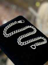 Load image into Gallery viewer, Vintage Midcentury Silver Tone Textured Link Watch Chain Dog Clip Clasp 12.6”