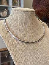 Load image into Gallery viewer, Vintage 1990s 925 ITALY Sterling Silver 6mm Omega Chain Necklace 16"