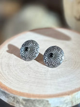 Load image into Gallery viewer, Vintage Midcentury Signed JJ Native American Sterling Silver Black Onyx Cabochon Etched Circle Earrings Studs