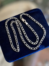 Load image into Gallery viewer, Vintage Sterling Silver 925 Italy Figaro Link Chain Necklace Unisex 16”