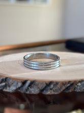 Load image into Gallery viewer, Vintage Signed Ben Amun by Isaac Manevitz Silver Tone Ribbed Bangle Bracelet