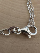 Load image into Gallery viewer, Contemporary Sterling Silver Textured Open Oval Loops Double Strand Sequence Chain Necklace 23.5”