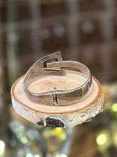 Load image into Gallery viewer, Vintage Signed TAXCO Mexico TN-6 950 Sterling Silver Tiger’s Eye & Malachite Hinged Geometric Bangle Bracelet