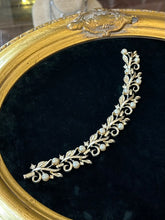 Load image into Gallery viewer, Vintage 1960s Signed LISNER Faux Pearl & Rhinestone Gold Tone Panel Link Bracelet Midcentury 7”