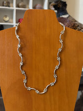 Load image into Gallery viewer, Vintage Sterling Silver Floral Daisy Satellite Collar Necklace 18.25"