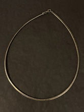Load image into Gallery viewer, Vintage 1990s Signed ATI 925 ITALY Sterling Silver 2mm Omega Chain Necklace 16"