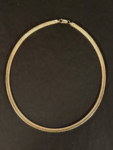 Load image into Gallery viewer, Vintage 1990s Signed HAN 925 ITALY Sterling Silver 6mm Omega Chain Necklace 17"