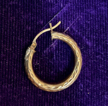 Load image into Gallery viewer, Vintage 1980s 14K Yellow Gold Diamond Cut Textured Hoop Earrings Hoops