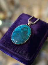 Load image into Gallery viewer, Vintage Sterling Silver Genuine Chrysocolla or Shattuckite Large Oval Pendant Necklace