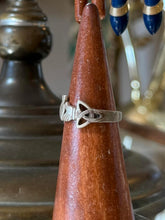 Load image into Gallery viewer, Vintage Brushed Sterling Silver Irish Claddagh Celtic Knot Unisex Band Ring US 8