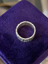 Load image into Gallery viewer, Vintage Sterling Silver Celtic Knot Woven Design Wide Band Ring Unisex US 6.75