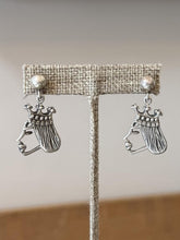 Load image into Gallery viewer, Rare Vintage Signed REBAJES Sterling Silver Queen of Hearts Dangle Earrings
