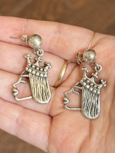 Load image into Gallery viewer, Rare Vintage Signed REBAJES Sterling Silver Queen of Hearts Dangle Earrings