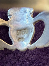Load image into Gallery viewer, Vintage Sterling Silver Irish Claddagh Unisex Ring US 7.25