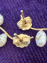 Load image into Gallery viewer, Vintage 14K Yellow Gold Baroque Freshwater Pearl Branch Delicate Earrings