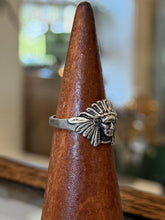 Load image into Gallery viewer, Vintage Sterling Silver Native American Indian Chief Headdress Ring US 8