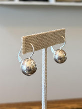 Load image into Gallery viewer, Vintage Italy Sterling Silver Ball Sphere Dangle Drop Earrings