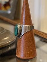 Load image into Gallery viewer, Vintage Navajo Signed F Fannie Platero Sterling Silver Malachite Ring US 9.75
