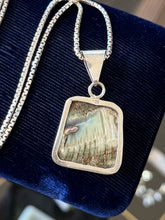 Load image into Gallery viewer, Vintage Sterling Silver Abalone Shell Pendant Necklace 18" Box Chain