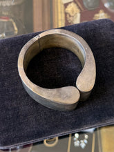 Load image into Gallery viewer, Vintage TO-34 Dulce Taxco Mexico 950 Silver Chunky Modernist Clamper Bracelet