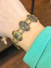Load image into Gallery viewer, Vintage Midcentury Black & Gold Tone Damascene Oval Panel Link Bracelet
