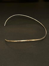 Load image into Gallery viewer, Vintage Solid Sterling Silver Modernist Collar Choker Necklace