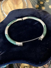 Load image into Gallery viewer, Vintage Jade Etched Sterling Silver Hinged Bangle Bracelet Safety Chain 7.25"