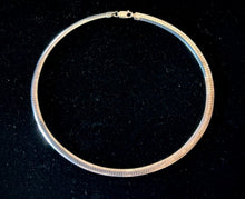 Load image into Gallery viewer, Vintage 1990s Signed M 925 ITALY Sterling Silver 6mm Omega Chain Necklace 17"