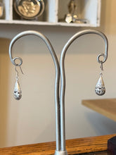 Load image into Gallery viewer, Vintage Sterling Silver Filigree Teardrop Dangle Drop Earrings Pierced