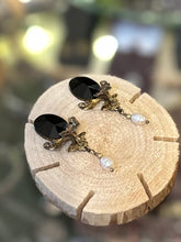 Load image into Gallery viewer, Vintage 1950s Signed Tricia’s Sterling Silver Gold Plated Faceted Black Onyx &amp; Pearl Art Nouveau Revival Calla Lily Dangle Drop Earrings
