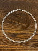 Load image into Gallery viewer, Vintage 1990s 925 ITALY Sterling Silver 6mm Omega Chain Necklace 18”
