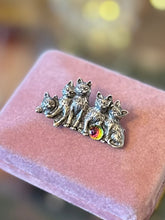 Load image into Gallery viewer, Signed SWIFT ARROW Sterling Silver Group of Cats Kittens with Iridescent Crystal Brooch
