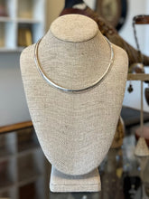 Load image into Gallery viewer, Vintage 1990s 925 ITALY Sterling Silver 4mm Omega Chain Necklace 17”
