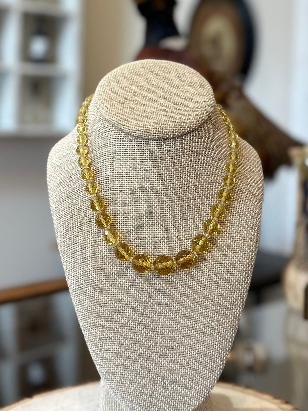 Vintage Midcentury Faceted Yellow Crystal Graduated Beaded Necklace 16.75”