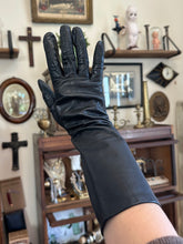 Load image into Gallery viewer, Vintage Midcentury Black Pebbled Leather Mid Length Women’s Gloves Size 7
