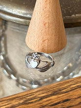 Load image into Gallery viewer, Vintage Sterling Silver &amp; Mother of Pearl Claddagh Ring US Size 5 1/2 Celtic
