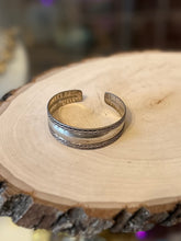 Load image into Gallery viewer, Vintage 925 Sterling Silver Ribbed Twisted Rope Barbed Wire Design Cuff Bracelet
