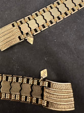 Load image into Gallery viewer, Vintage Signed Sarah Coventry S.A.C Chunky Gold Tone Link Collar Choker Necklace Reversible with Matching Bracelet
