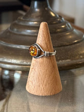 Load image into Gallery viewer, Vintage Sterling Silver Genuine Baltic Amber Oval Cabochon Ring US Size 6 1/2
