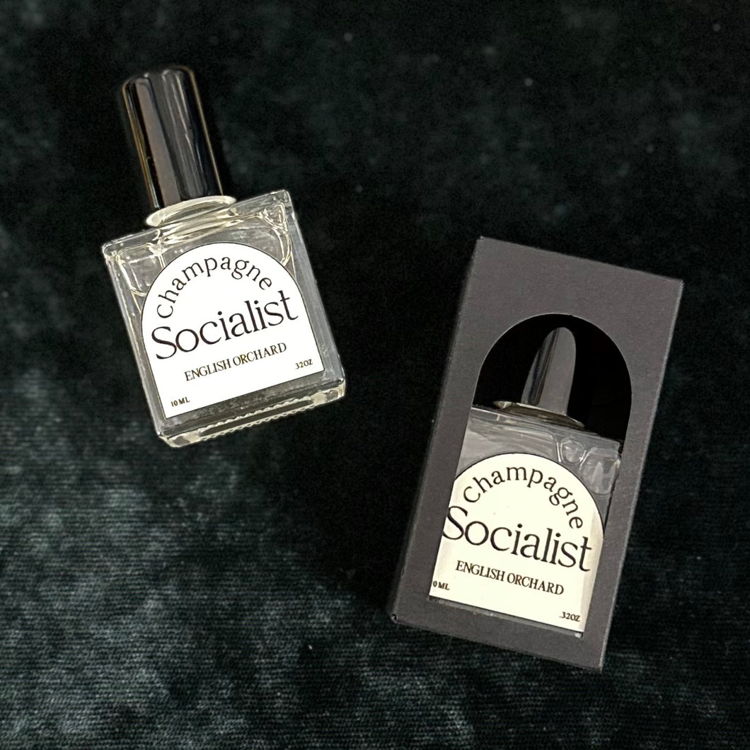 English Orchard Perfume Oil: 10ml (0.3oz)
